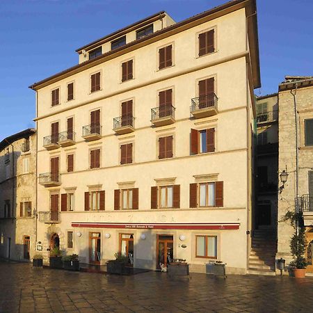 Hotel Zunica Ospitalità dal 1880 à Civitella Del Tronto Extérieur photo