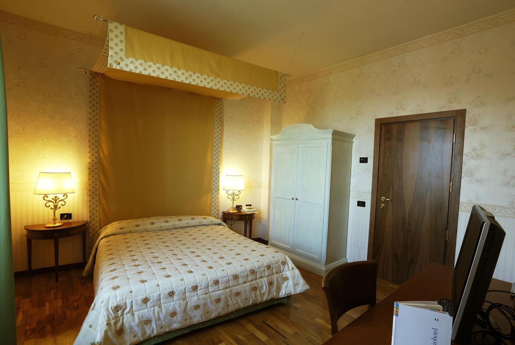 Hotel Zunica Ospitalità dal 1880 à Civitella Del Tronto Extérieur photo