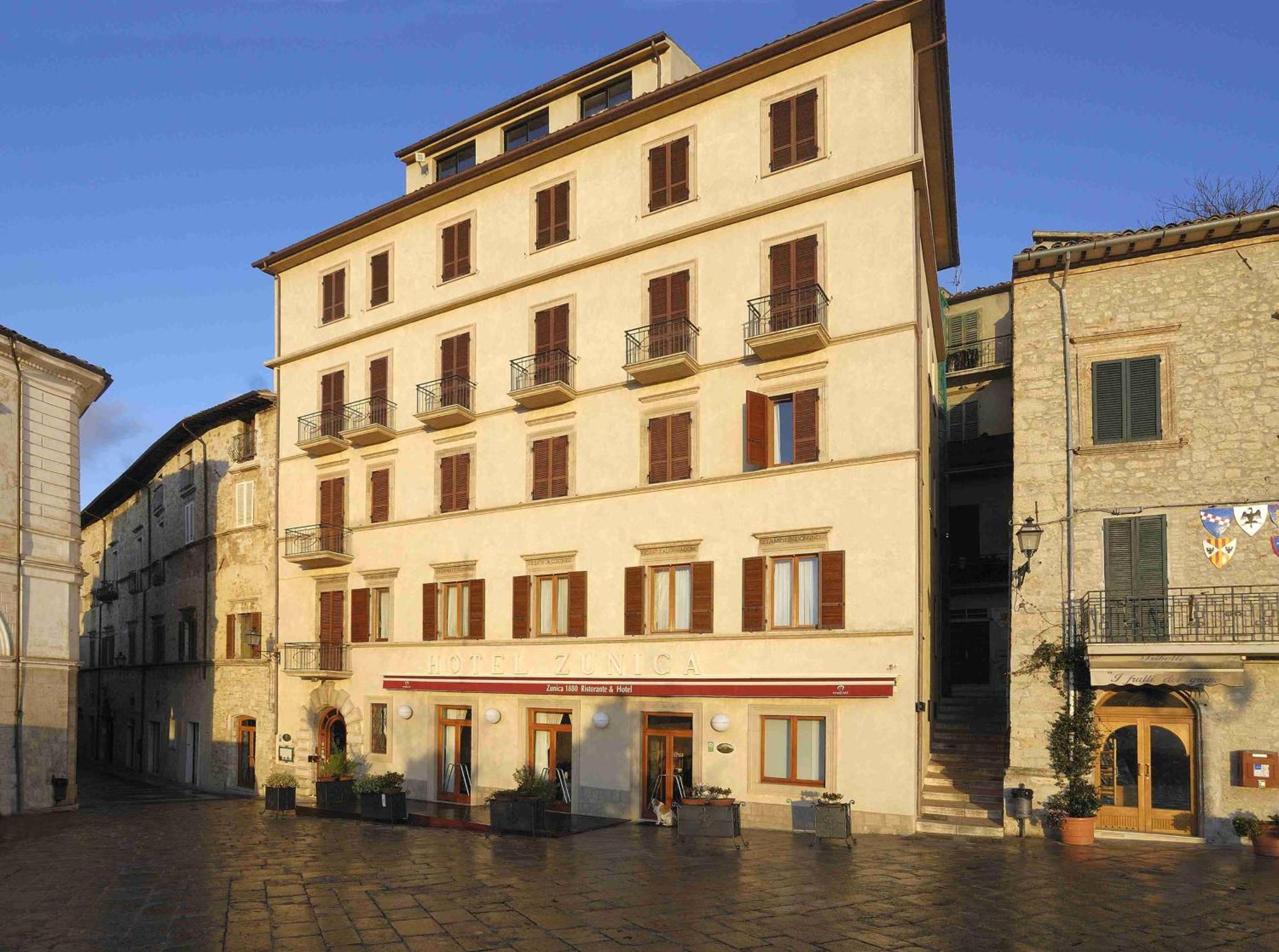 Hotel Zunica Ospitalità dal 1880 à Civitella Del Tronto Extérieur photo