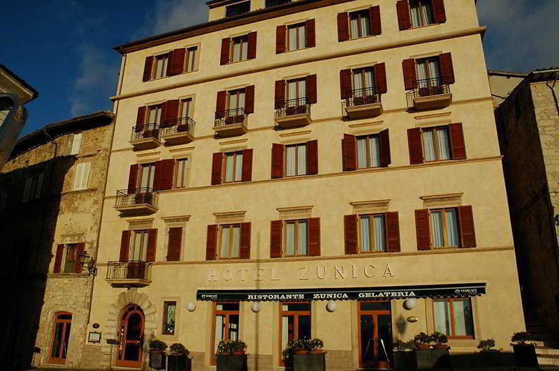 Hotel Zunica Ospitalità dal 1880 à Civitella Del Tronto Extérieur photo